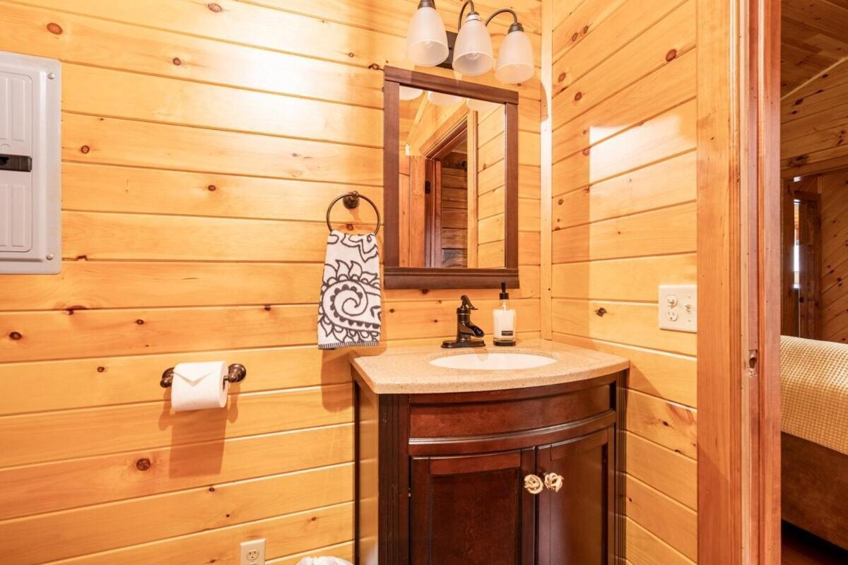 Secluded Wooded Cabin Near The Hocking Hills New Straitsville Экстерьер фото